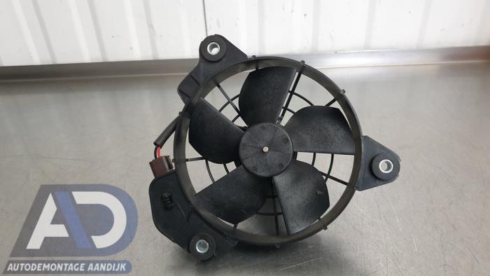 Begagnade Fläktmotor Renault Twingo III (AH) 1.0 SCe 65 12V Pris € 24,99 Marginaltabell erbjuds av Autodemontage Aandijk