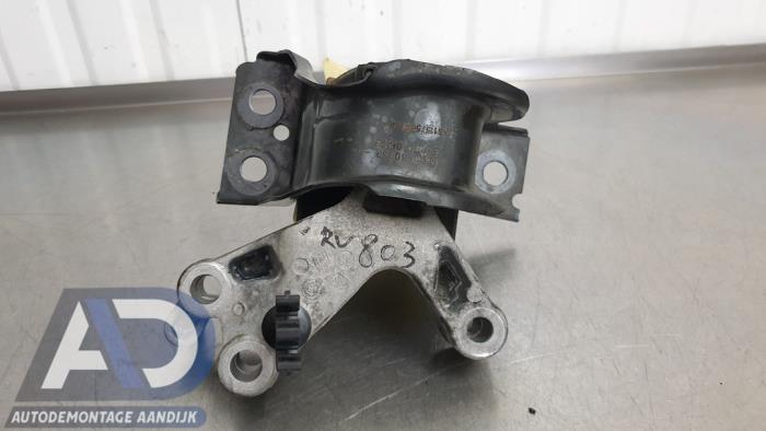 Usagé Support moteur Renault Captur I (2R) 1.2 TCE 16V EDC Prix € 24,99 Règlement à la marge proposé par Autodemontage Aandijk
