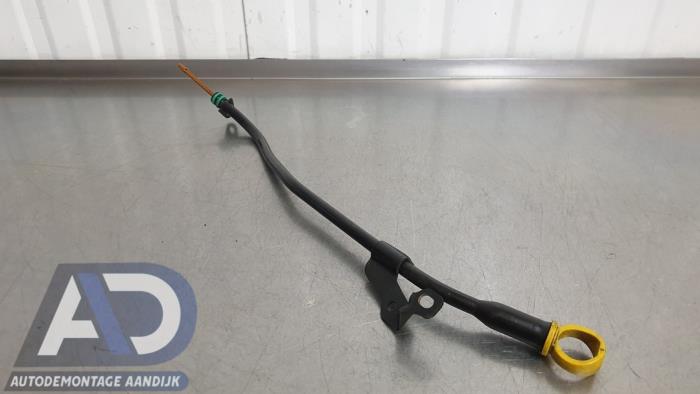 Ölmessstab van een Citroën C4 Cactus (0B/0P) 1.2 PureTech 82 12V 2016