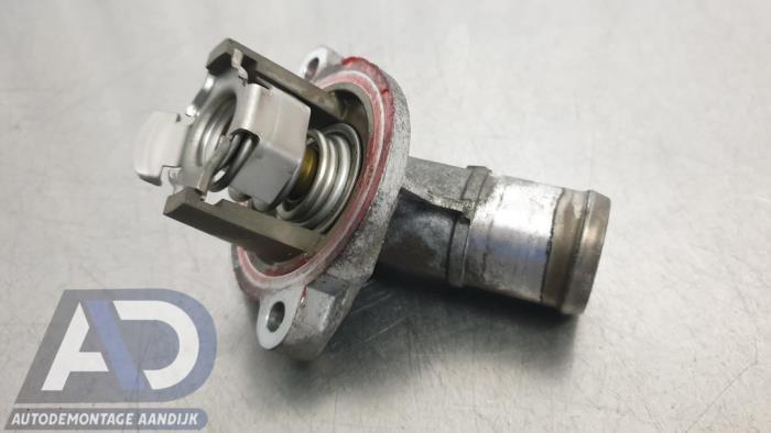 Używane Termostat Opel Astra K Sports Tourer 1.0 Turbo 12V Cena € 29,99 Procedura marży oferowane przez Autodemontage Aandijk