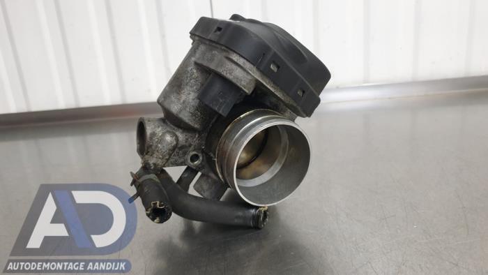 Usagé Boitier papillon Volkswagen Golf IV (1J1) 1.6 Prix € 29,99 Règlement à la marge proposé par Autodemontage Aandijk