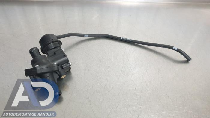 Begagnade Extra vattenpump Renault Twingo III (AH) 1.0 SCe 65 12V Pris € 34,99 Marginaltabell erbjuds av Autodemontage Aandijk