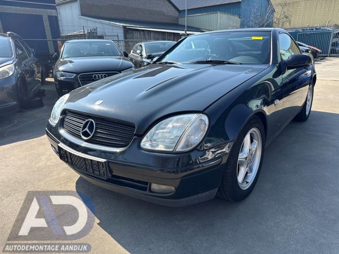 Begagnade Front Mercedes SLK (R170) 2.0 200 16V Pris på förfrågan erbjuds av Autodemontage Aandijk
