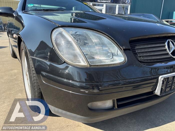 Używane Reflektor prawy Mercedes SLK (R170) 2.0 200 16V Cena € 74,99 Procedura marży oferowane przez Autodemontage Aandijk