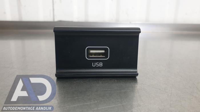 Begagnade USB-modul Kia Sportage (QL) 1.6 GDI 16V 4x2 Pris € 19,99 Marginaltabell erbjuds av Autodemontage Aandijk