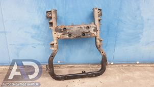 Subframe from a Volkswagen Multivan T5 (7E/7HC/7HF/7HM) 2.5 TDi 2004
