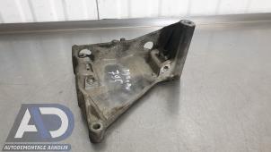 Support dynamo bas d'un Volkswagen Multivan T5 (7E/7HC/7HF/7HM) 2.5 TDi 2004