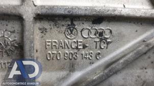 Support dynamo bas d'un Volkswagen Multivan T5 (7E/7HC/7HF/7HM) 2.5 TDi 2004