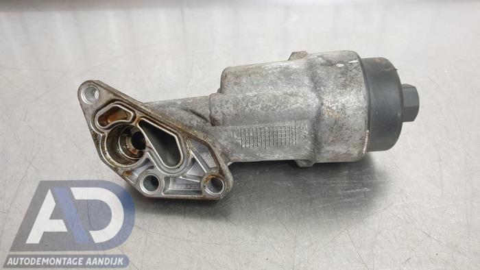 Gebrauchte Ölfiltergehäuse Opel Corsa E 1.4 16V Preis € 19,99 Margenregelung angeboten von Autodemontage Aandijk