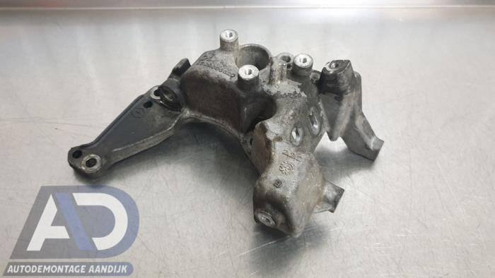 Used Engine mount Opel Vivaro 1.5 CDTI 102 Price € 36,29 Inclusive VAT offered by Autodemontage Aandijk