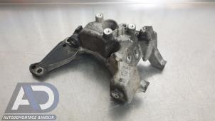 Engine mount from a Opel Vivaro 1.5 CDTI 102 2020