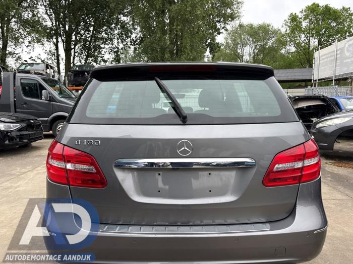 Begagnade Baklucka Mercedes B (W246/W242) 1.6 B-180 BlueEFFICIENCY Turbo 16V Pris € 349,99 Marginaltabell erbjuds av Autodemontage Aandijk