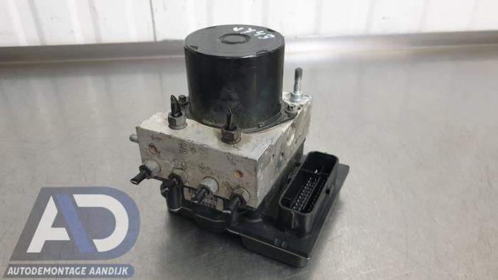 Used ABS pump Volkswagen Polo V (6R) 1.2 12V BlueMotion Technology Price € 44,99 Margin scheme offered by Autodemontage Aandijk