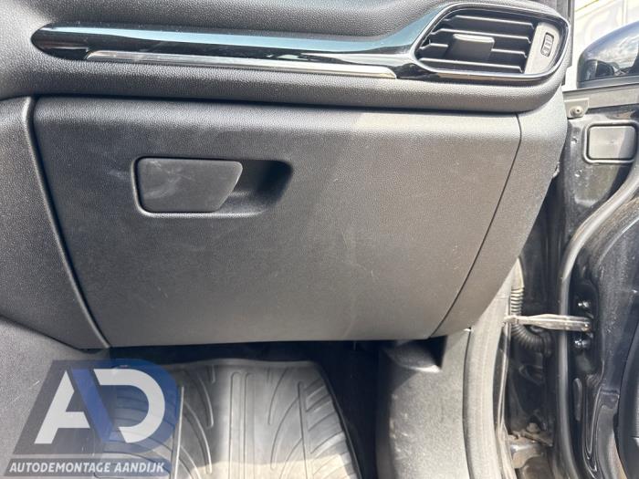 Begagnade Handskfack Ford Fiesta 7 1.1 Ti-VCT 12V 70 Pris € 29,99 Marginaltabell erbjuds av Autodemontage Aandijk
