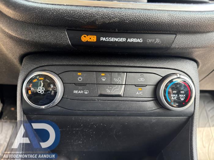 Begagnade Värmekontrollpanel Ford Fiesta 7 1.1 Ti-VCT 12V 70 Pris € 79,99 Marginaltabell erbjuds av Autodemontage Aandijk
