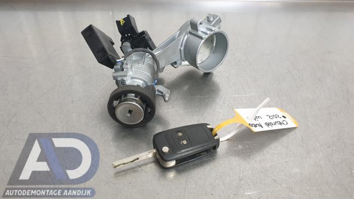 Używane Stacyjka + Kluczyk Chevrolet Aveo (300) 1.2 16V Cena € 34,99 Procedura marży oferowane przez Autodemontage Aandijk