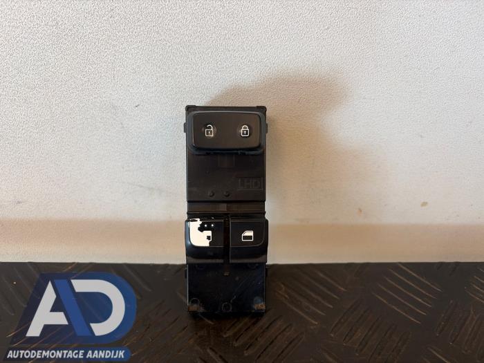 Usados Interruptor de ventanilla eléctrica Kia Picanto (JA) 1.0 12V Precio € 24,99 Norma de margen ofrecido por Autodemontage Aandijk