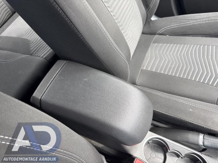 Begagnade Armstöd Ford Fiesta 6 (JA8) 1.0 EcoBoost 12V 100 Pris € 94,99 Marginaltabell erbjuds av Autodemontage Aandijk