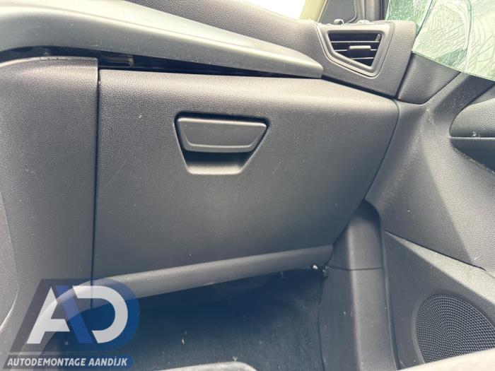 Begagnade Handskfack Ford Kuga II (DM2) 1.5 EcoBoost 16V 182 4x4 Pris € 39,99 Marginaltabell erbjuds av Autodemontage Aandijk