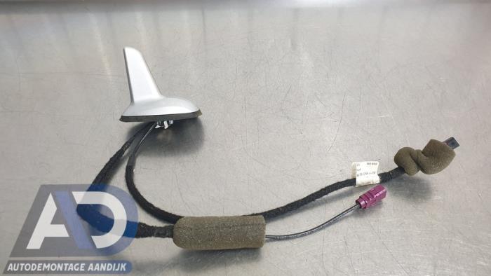 Begagnade GPS-antenn Mercedes E Combi (S211) 3.0 E-280 CDI V6 24V Pris € 39,99 Marginaltabell erbjuds av Autodemontage Aandijk