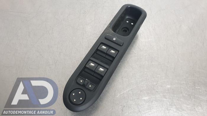 Usados Interruptor de ventanilla eléctrica Peugeot 407 SW (6E) 2.0 16V Precio € 24,99 Norma de margen ofrecido por Autodemontage Aandijk