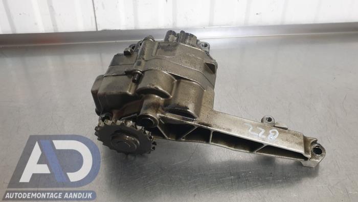 Gebrauchte Ölpumpe Mercedes E Combi (S211) 3.0 E-280 CDI V6 24V Preis € 49,99 Margenregelung angeboten von Autodemontage Aandijk