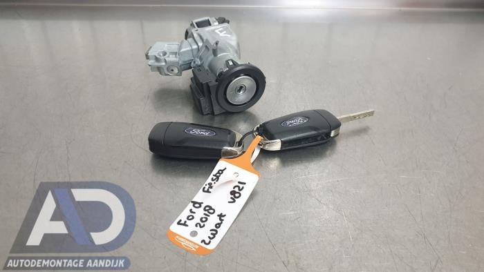 Używane Stacyjka + Kluczyk Ford Fiesta 7 1.1 Ti-VCT 12V 70 Cena € 39,99 Procedura marży oferowane przez Autodemontage Aandijk