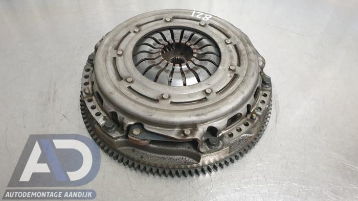 Gebrauchte Schwungrad Ford Fiesta 7 1.1 Ti-VCT 12V 70 Preis € 124,99 Margenregelung angeboten von Autodemontage Aandijk