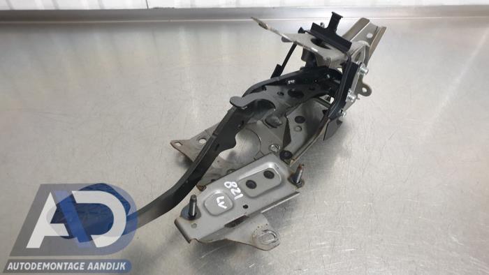 Używane Pedal hamulca Ford Fiesta 7 1.1 Ti-VCT 12V 70 Cena € 39,99 Procedura marży oferowane przez Autodemontage Aandijk