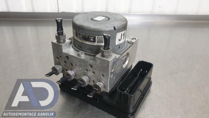 Begagnade ABS-pump Ford Fiesta 7 1.1 Ti-VCT 12V 70 Pris € 149,99 Marginaltabell erbjuds av Autodemontage Aandijk