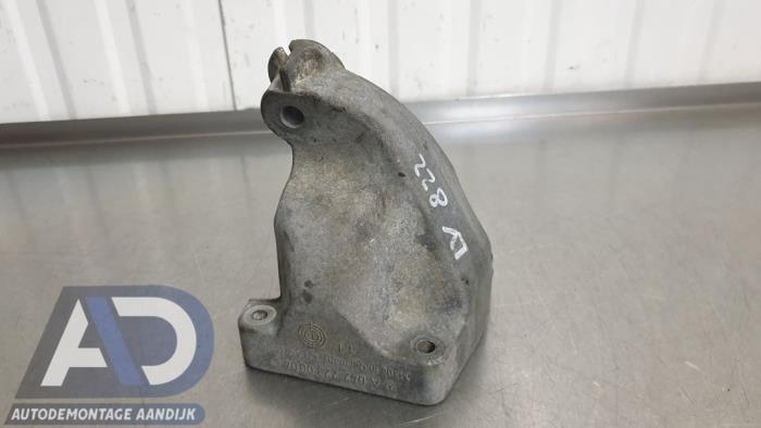Used Engine mount Mercedes E Combi (S211) 3.0 E-280 CDI V6 24V Price € 24,99 Margin scheme offered by Autodemontage Aandijk