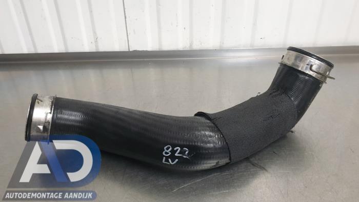 Gebrauchte Intercooler Schlauch Mercedes E Combi (S211) 3.0 E-280 CDI V6 24V Preis € 19,99 Margenregelung angeboten von Autodemontage Aandijk
