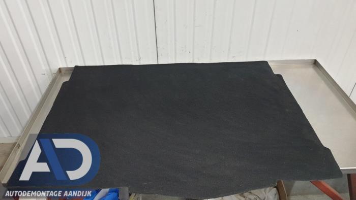 Używane Plyta podlogowa bagaznika Opel Corsa E 1.4 Turbo 16V Cena € 44,99 Procedura marży oferowane przez Autodemontage Aandijk