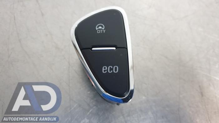 Używane Przelacznik Start/Stop Opel Corsa E 1.4 Turbo 16V Cena € 9,99 Procedura marży oferowane przez Autodemontage Aandijk