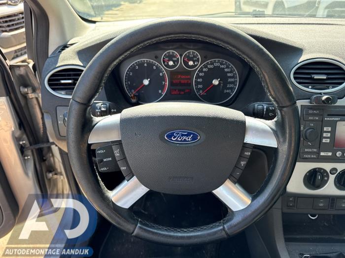 Gebrauchte Lenkrad Ford Focus 2 Wagon 1.8 16V Preis € 29,99 Margenregelung angeboten von Autodemontage Aandijk