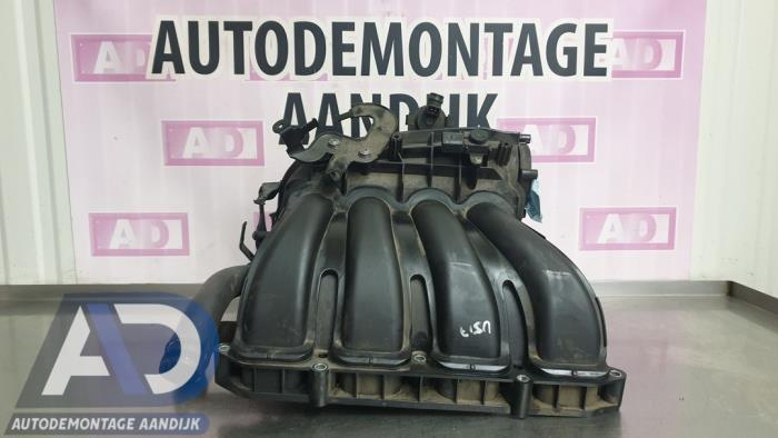 Begagnade Insugsrör BMW 1 serie (E88) 120i 16V Pris € 74,99 Marginaltabell erbjuds av Autodemontage Aandijk
