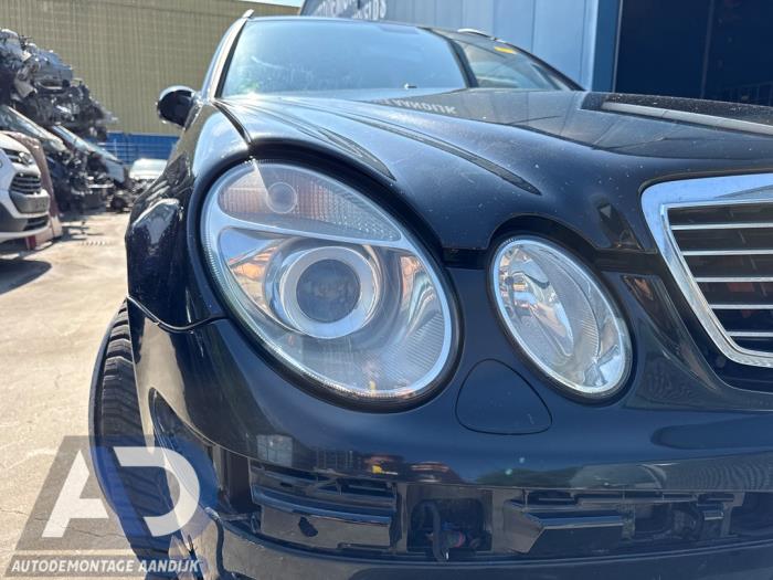 Gebrauchte Scheinwerfer rechts Mercedes E Combi (S211) 3.5 E-350 V6 24V Preis € 199,99 Margenregelung angeboten von Autodemontage Aandijk
