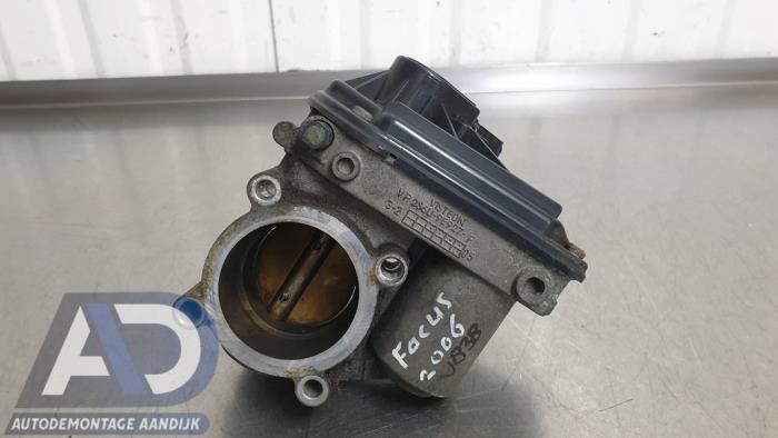 Używane Przepustnica Ford Focus 2 1.6 16V Cena € 29,99 Procedura marży oferowane przez Autodemontage Aandijk