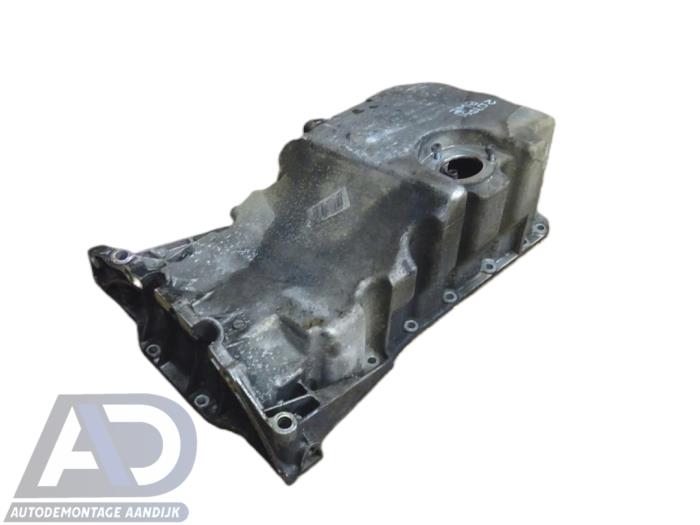 Usagé Couvercle carter Audi A4 Avant (B7) 2.0 TFSI e 20V Prix € 39,99 Règlement à la marge proposé par Autodemontage Aandijk