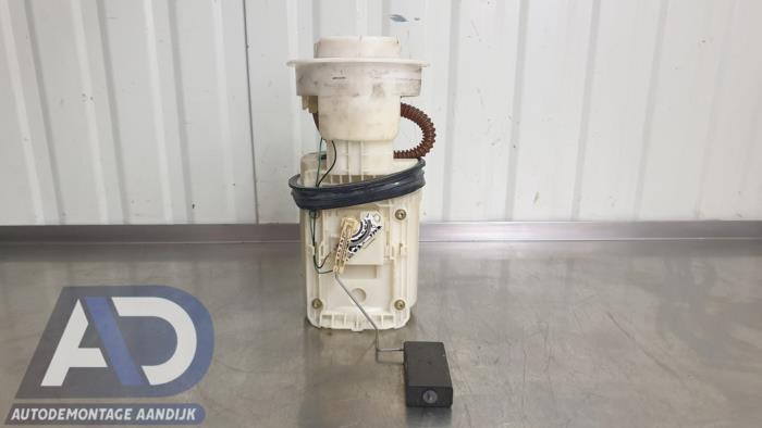 Usagé Pompe à carburant Volkswagen Bora (1J2) 1.4 16V Prix € 29,99 Règlement à la marge proposé par Autodemontage Aandijk