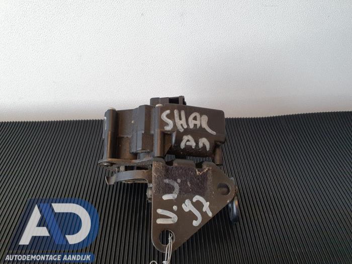 Moteur de vitre de déflecteur