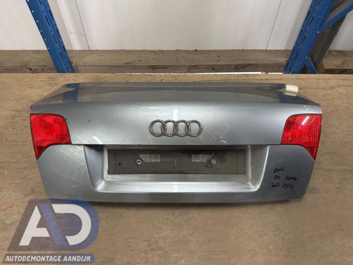 Begagnade Baklucka Audi A4 (B7) 2.0 TDI 16V Pris € 99,99 Marginaltabell erbjuds av Autodemontage Aandijk