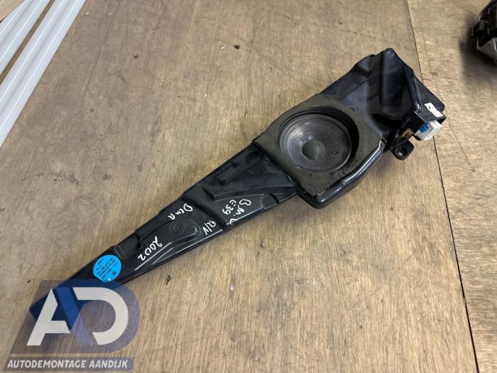 Używane Subwoofer BMW 5 serie (E39) 520i 24V Cena € 19,99 Procedura marży oferowane przez Autodemontage Aandijk