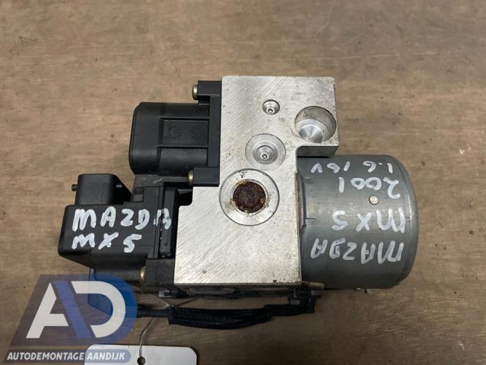 Pompa ABS z Mazda MX-5 (NB18/35/8C) 1.6i 16V 2001