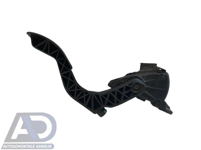 Begagnade Gaspedalsensor Volkswagen Passat (3B3) 1.9 TDI 130 Pris € 19,99 Marginaltabell erbjuds av Autodemontage Aandijk