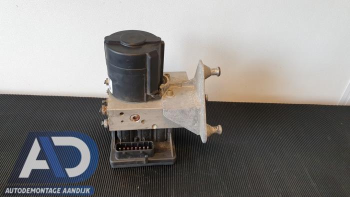Gebrauchte ABS Pumpe Mercedes CLK (R208) 2.3 230K 16V Preis € 49,99 Margenregelung angeboten von Autodemontage Aandijk
