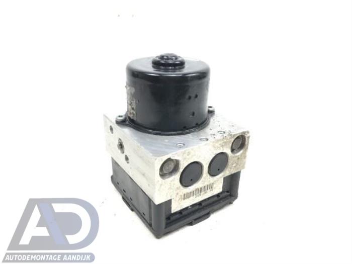 Begagnade ABS-pump Ford Focus 1 Wagon 1.8 TDCi 115 Pris € 29,99 Marginaltabell erbjuds av Autodemontage Aandijk