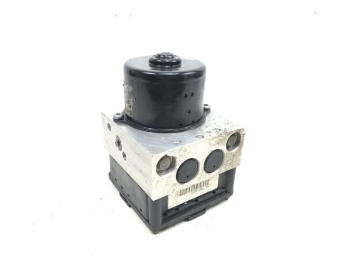 ABS pump from a Ford Focus 1 1.8 TDCi 115 2001