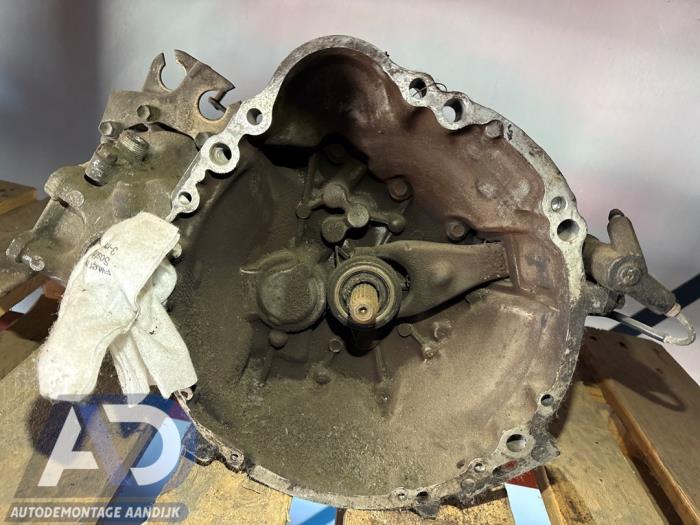Usagé Boîte de vitesse Toyota Corolla (E8) 1.3 DX,GL 12V Prix € 99,99 Règlement à la marge proposé par Autodemontage Aandijk