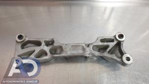 Engine mount from a Peugeot 207 CC (WB) 1.6 16V 2009